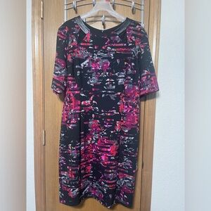 Taylor woman 16W‎ plus-size black pink gray abstract print short sleeve dress